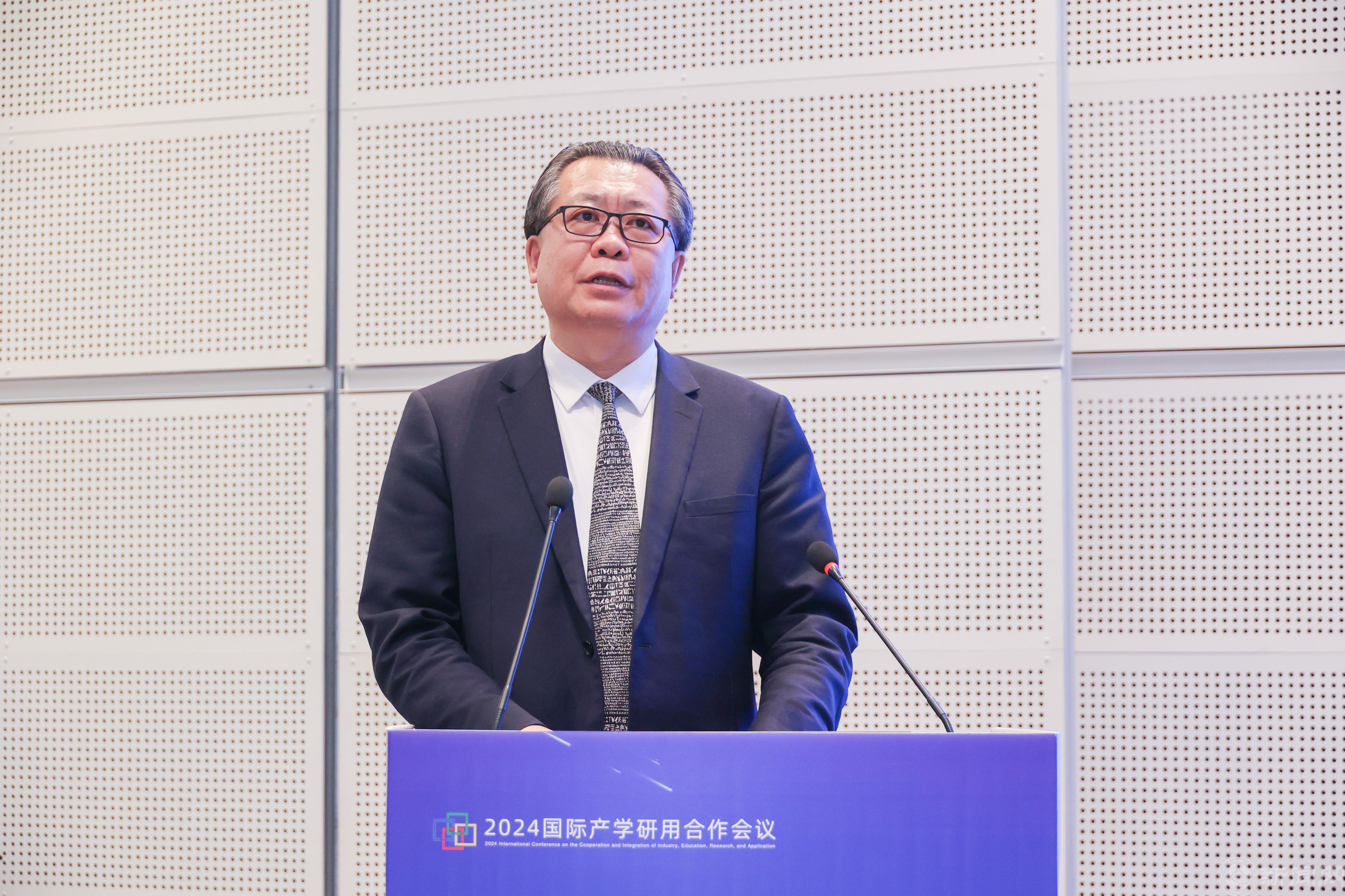 R6__5067.jpg R6__5067.jpg