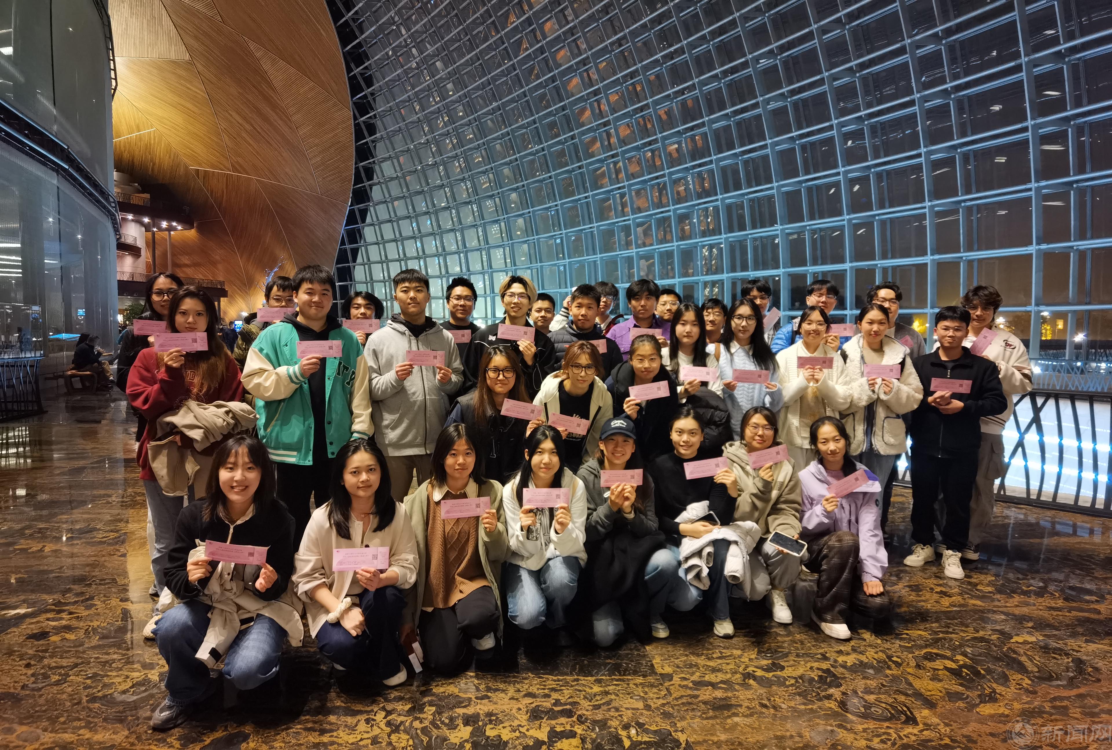 国家大剧院.jpg 国家大剧院.jpg